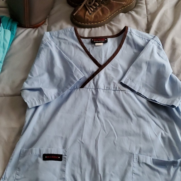 Melrose Baby blue scrub set with chocolate touches - Picture 4 of 4